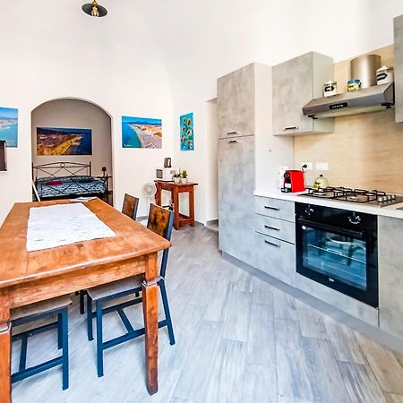 Garibaldi 57 Apartment Loano Bagian luar foto