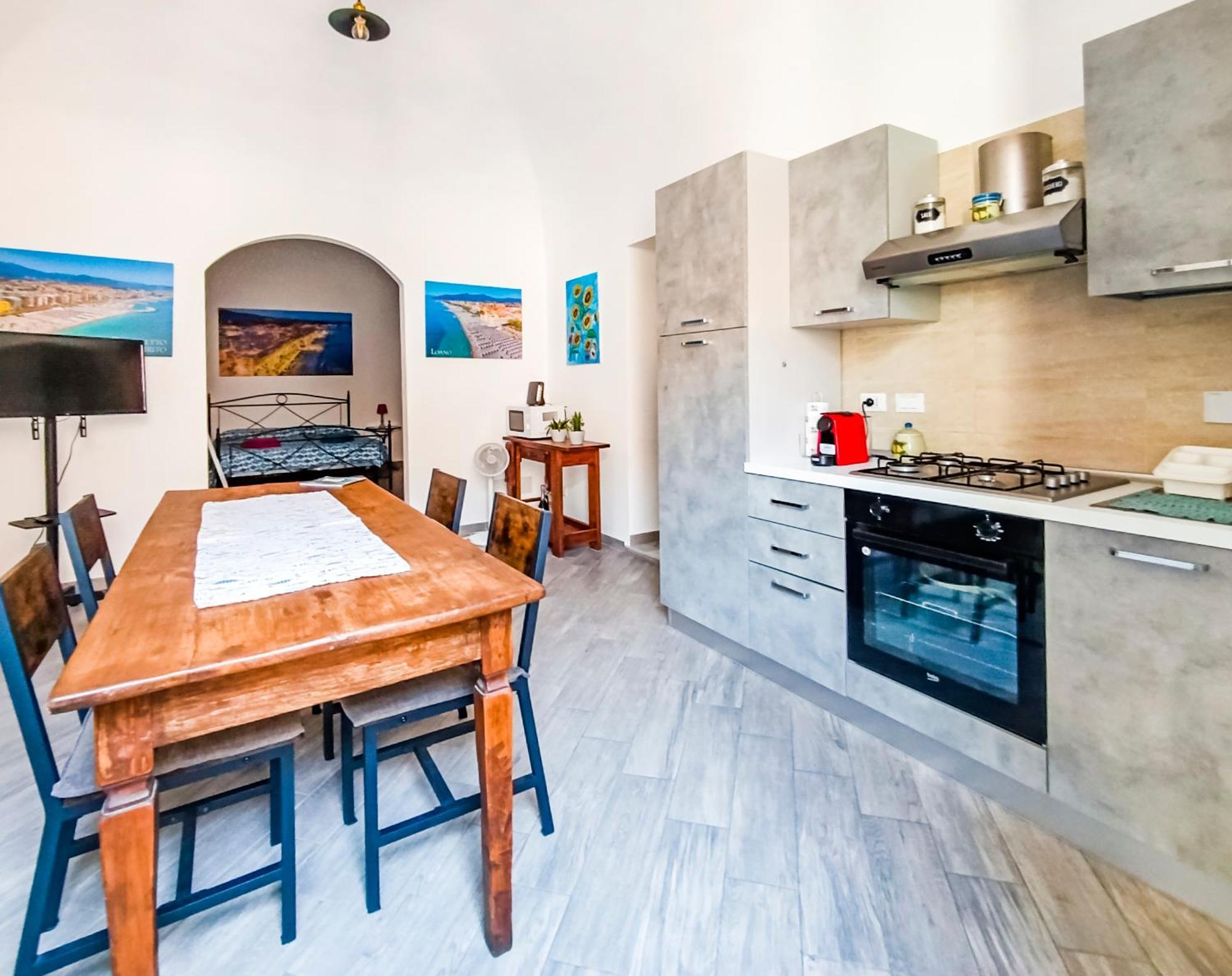 Garibaldi 57 Apartment Loano Bagian luar foto